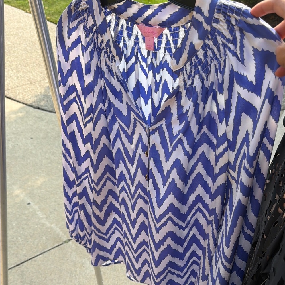 Lilly Pulitzer Blue and White Zigzag Collar Blouse